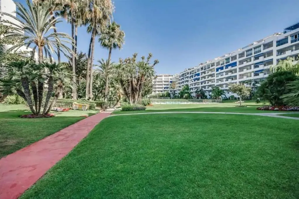 Beautiful 2 Bedrooms Apartment In Puerto Banus Marbella