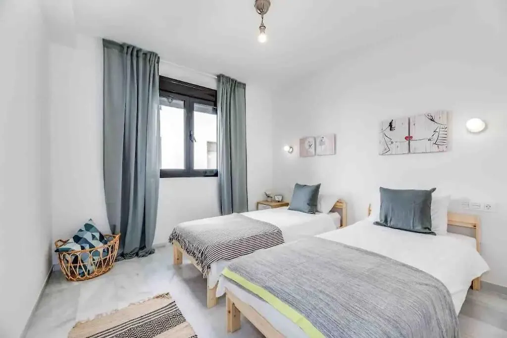 Beautiful 2 Bedrooms Apartment In Puerto Banus Marbella
