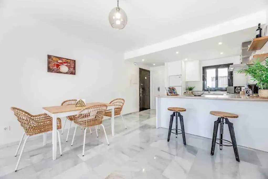 Beautiful 2 Bedrooms Apartment In Puerto Banus Marbella
