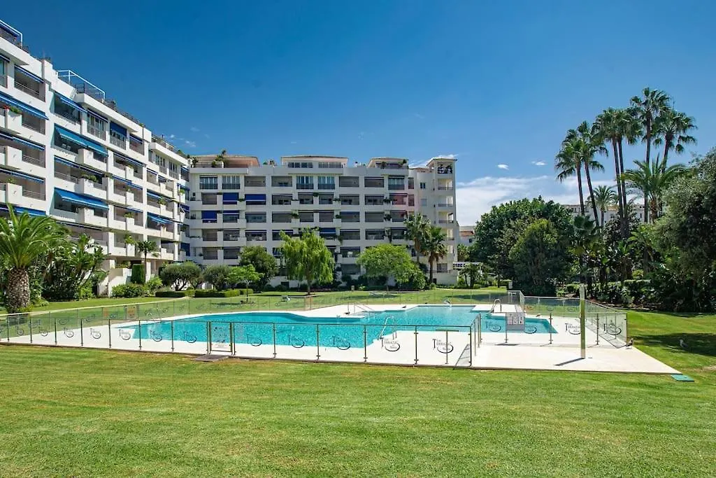 Beautiful 2 Bedrooms Apartment In Puerto Banus Marbella