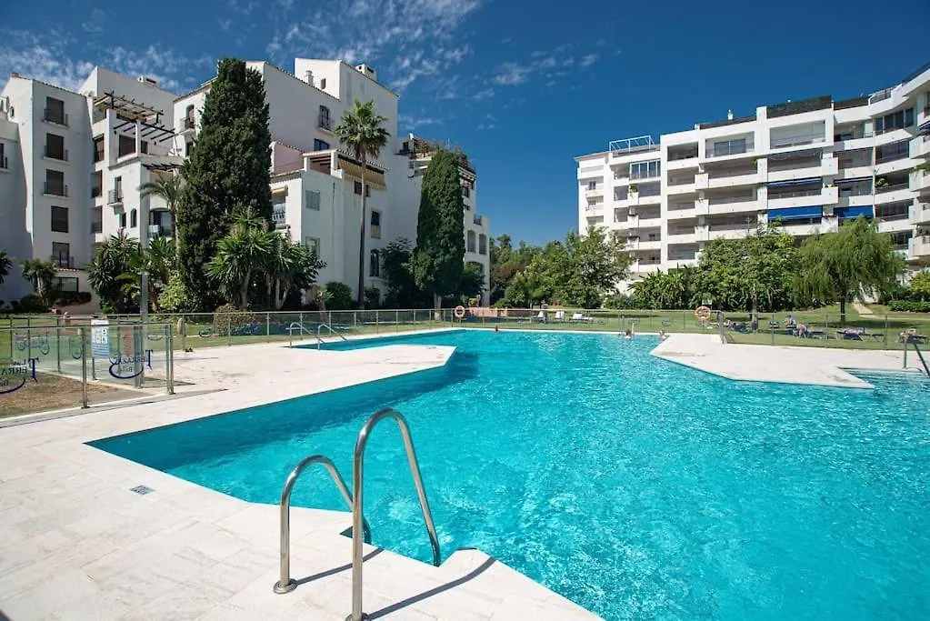 Beautiful 2 Bedrooms Apartment In Puerto Banus Marbella
